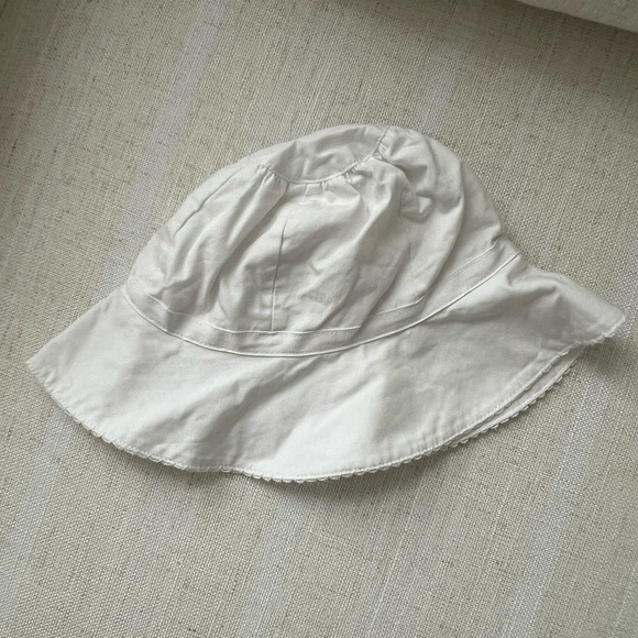 Janie and Jack Kids White Sun Hat with Decorative Bow - Picture 3 of 3